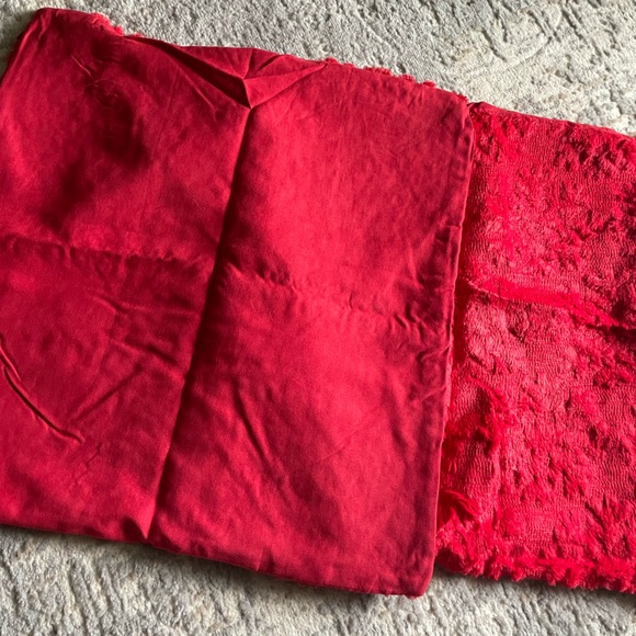 Red Christmas Snowflake Pillow Covers - Picture 3 of 3